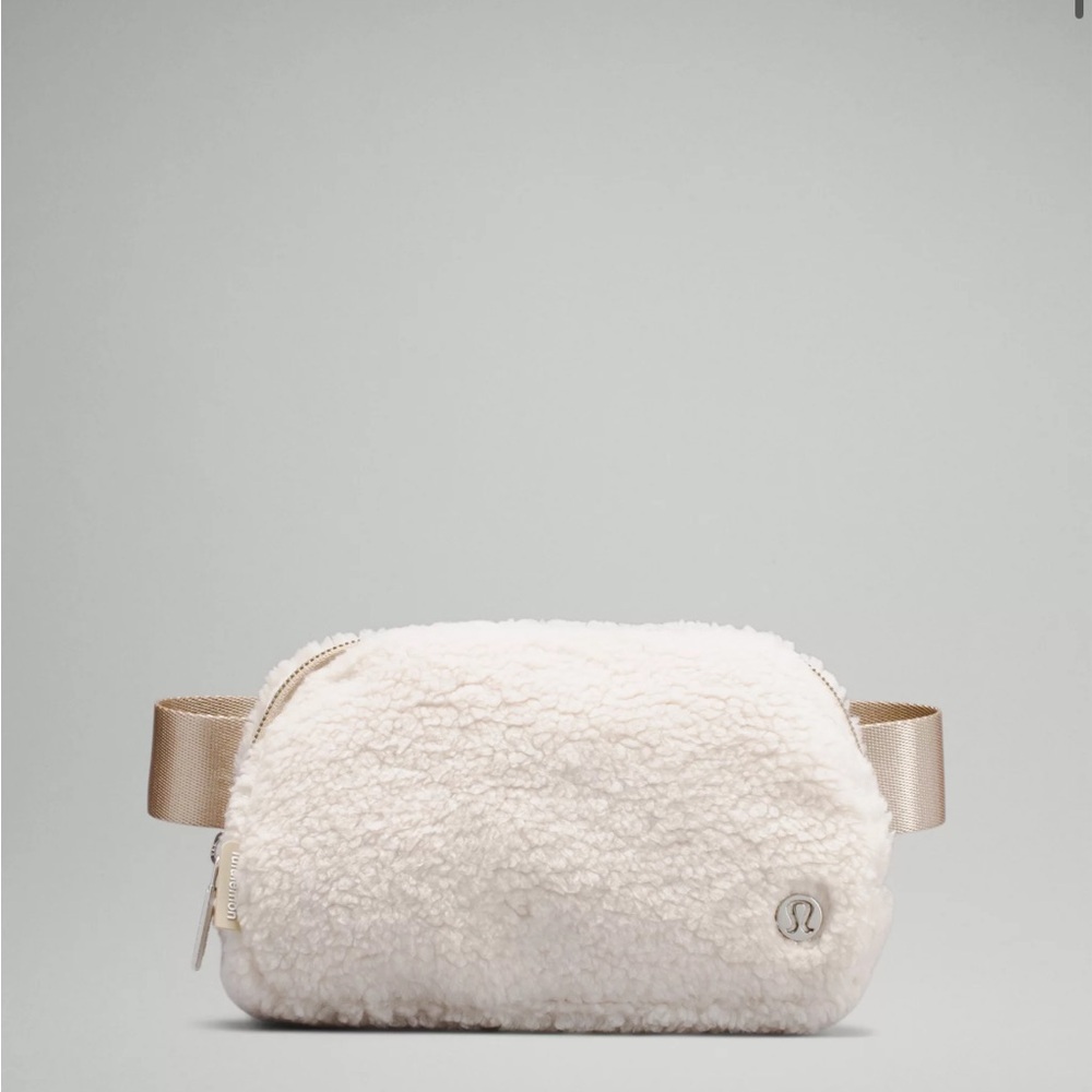 lululemon athletica natural ivory trench fleece Belt Bag 1L